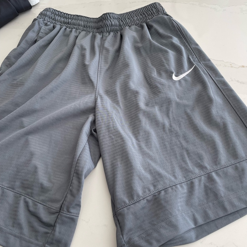 Nike Basketball Shorts Sz L